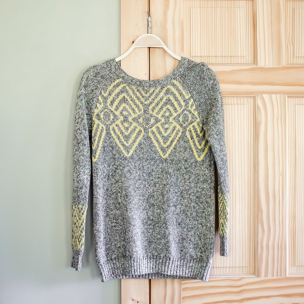 Maurices Grey Knit Pullover Sweater with Yellow Geometric Detail Size S - Picture 6 of 9